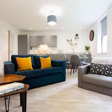 Polly'S Place Apartment Taunton & Free Off Road Parking & Wifi Экстерьер фото