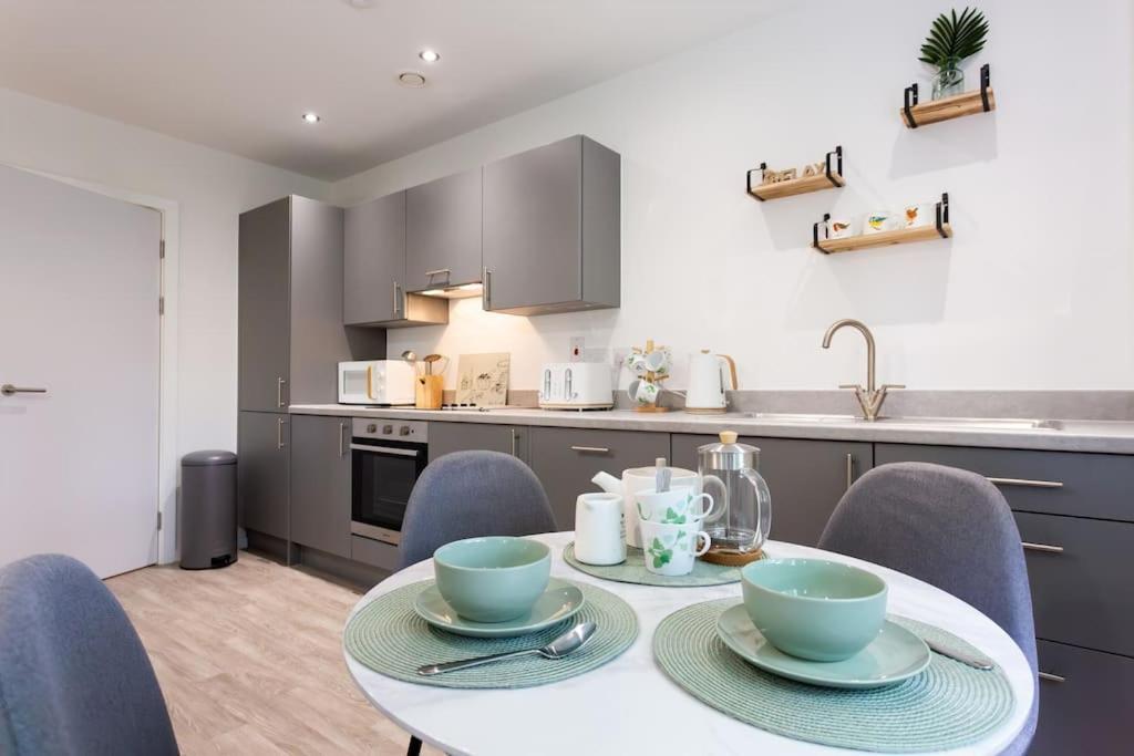 Polly'S Place Apartment Taunton & Free Off Road Parking & Wifi Экстерьер фото