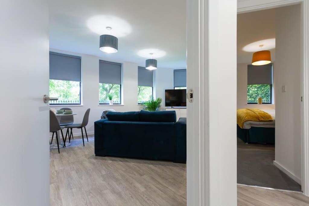Polly'S Place Apartment Taunton & Free Off Road Parking & Wifi Экстерьер фото