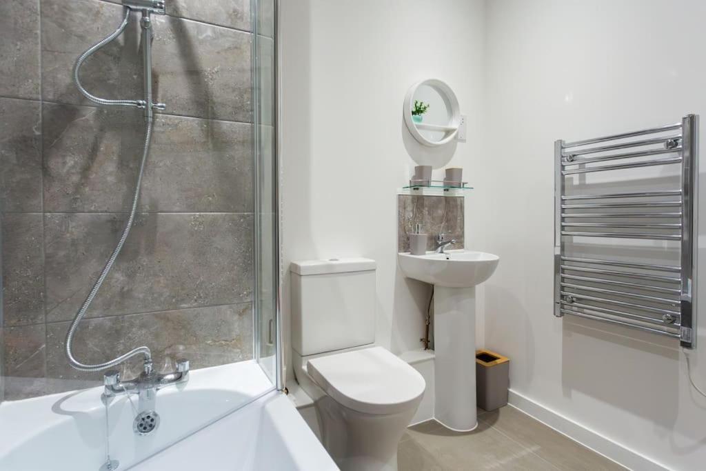 Polly'S Place Apartment Taunton & Free Off Road Parking & Wifi Экстерьер фото